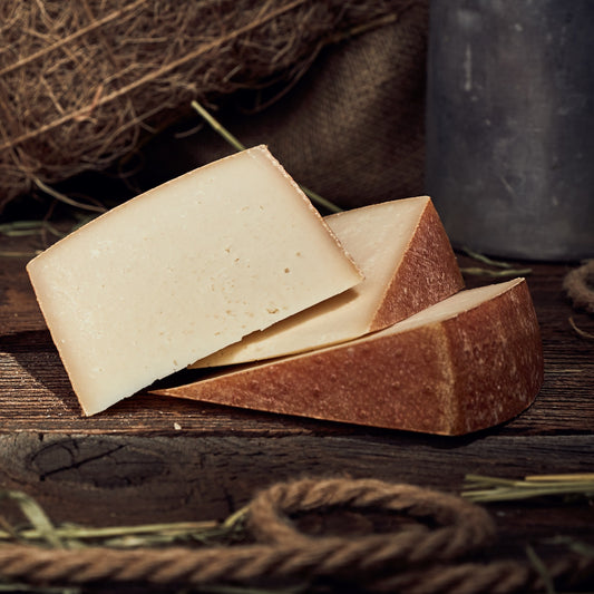 VIKTOR, kräftiger Hartkäse aus 100% Ziegenrohmilch, ca. 300g